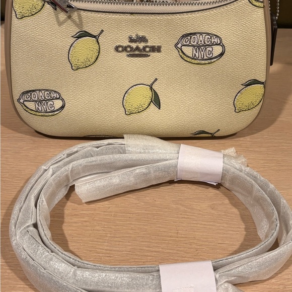 Coach Teri Lemon Print Bag NWT - Picture 7 of 8